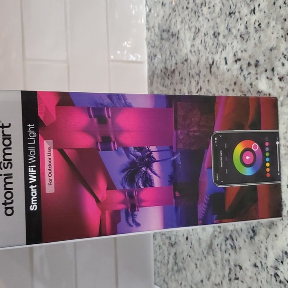 SMART WIFI OUTDOOR WALL LIGHT - Picture 4 of 12